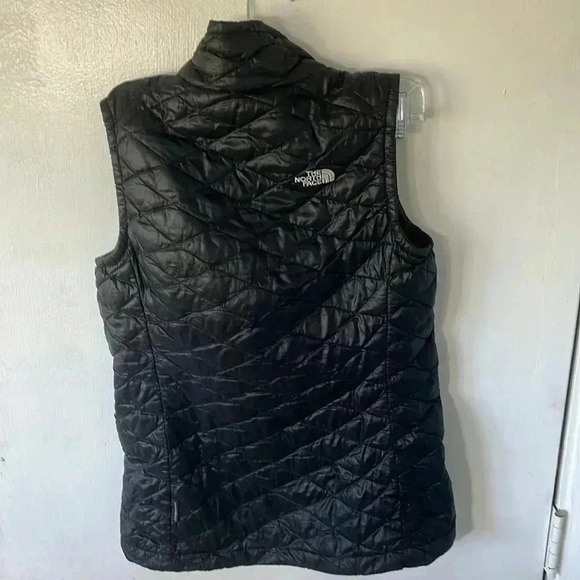 The North Face Thermoball trekker vest - Picture 5 of 9